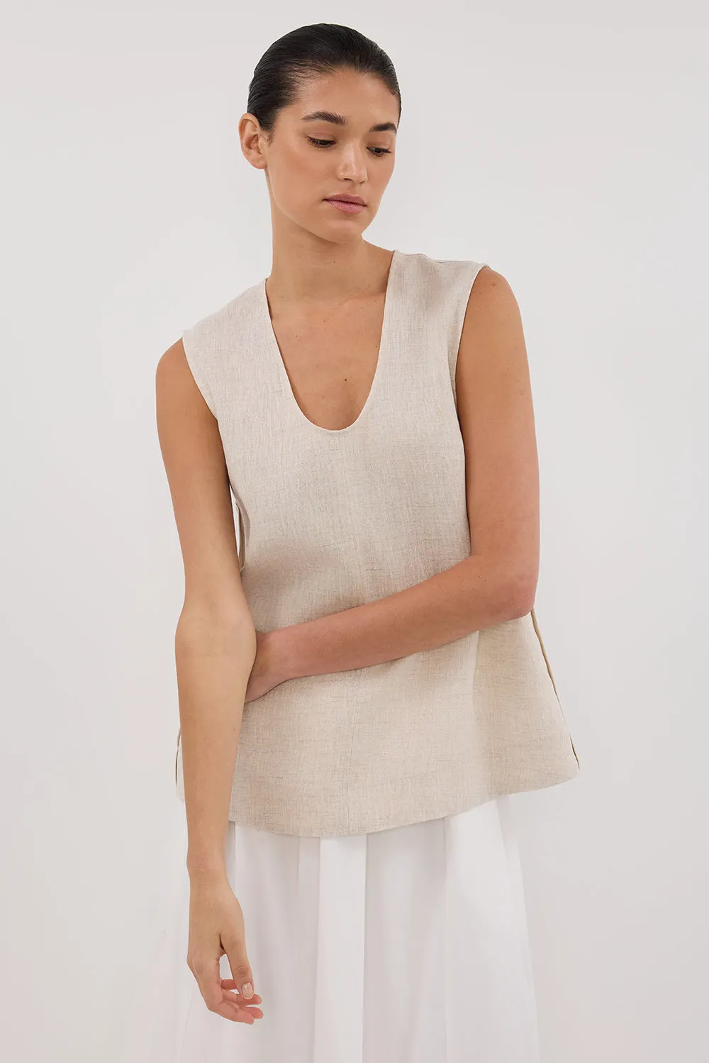 ANA NATURAL LINEN SCOOP TOP