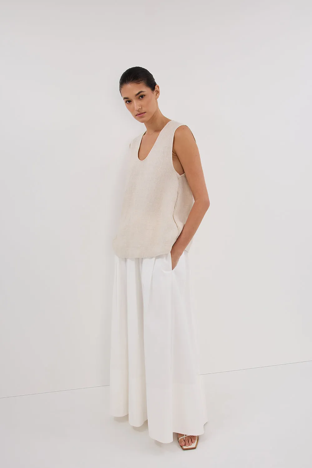 ANA NATURAL LINEN SCOOP TOP