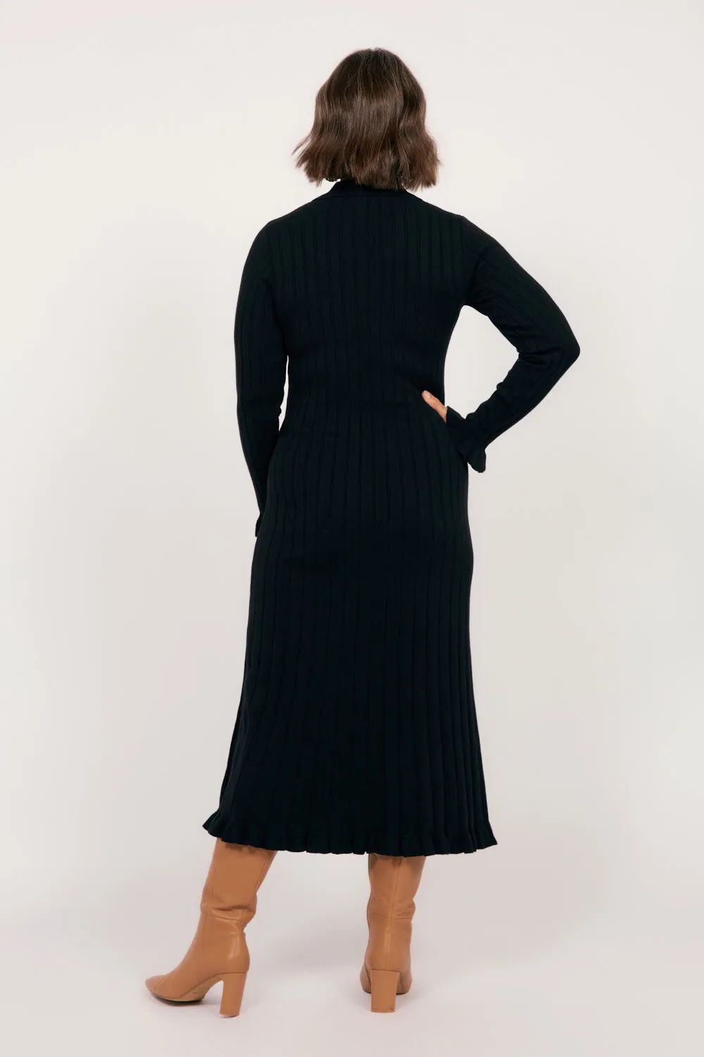 Collared Knitted Swing Dress in Black