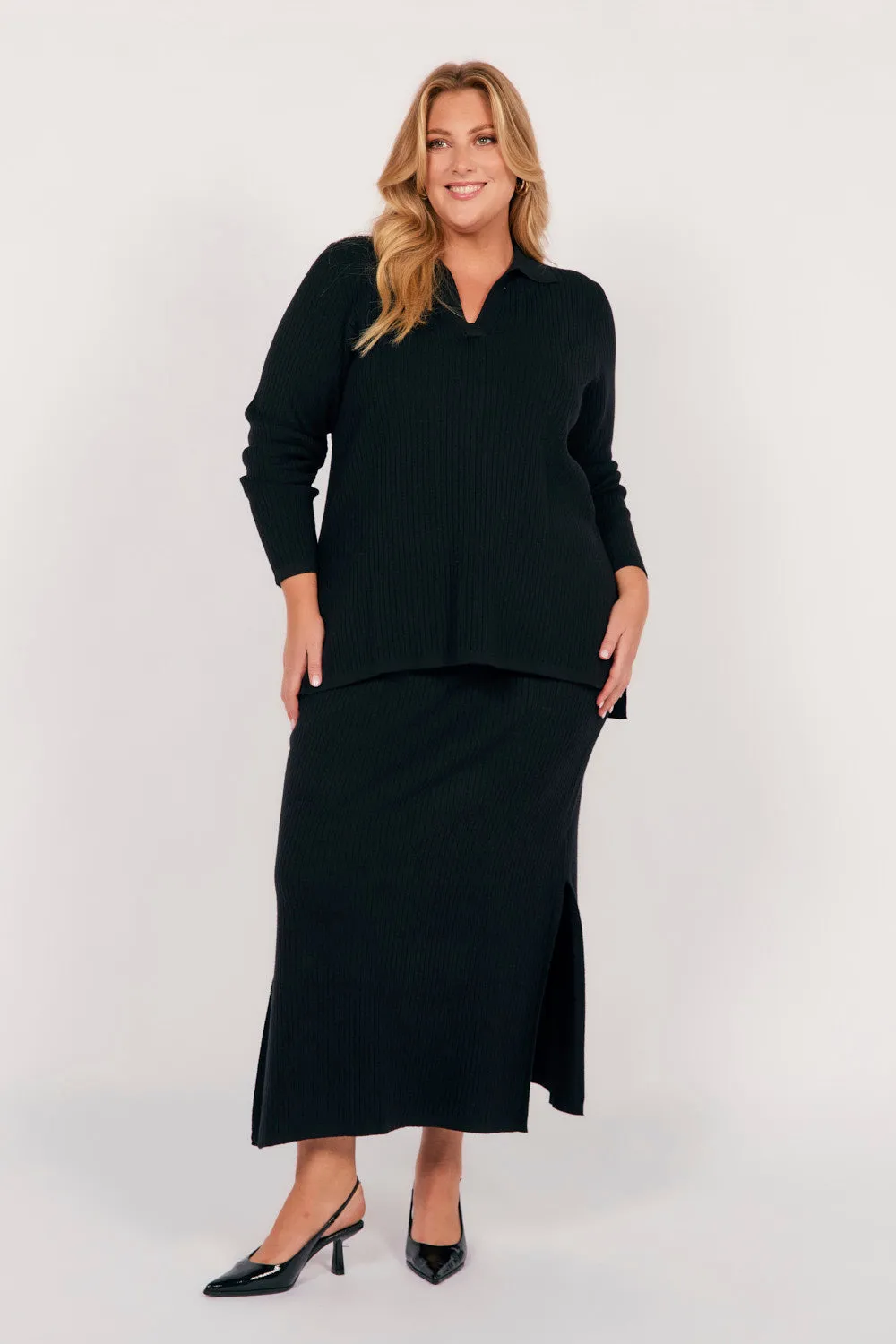 Collared Knitted Swing Dress in Black