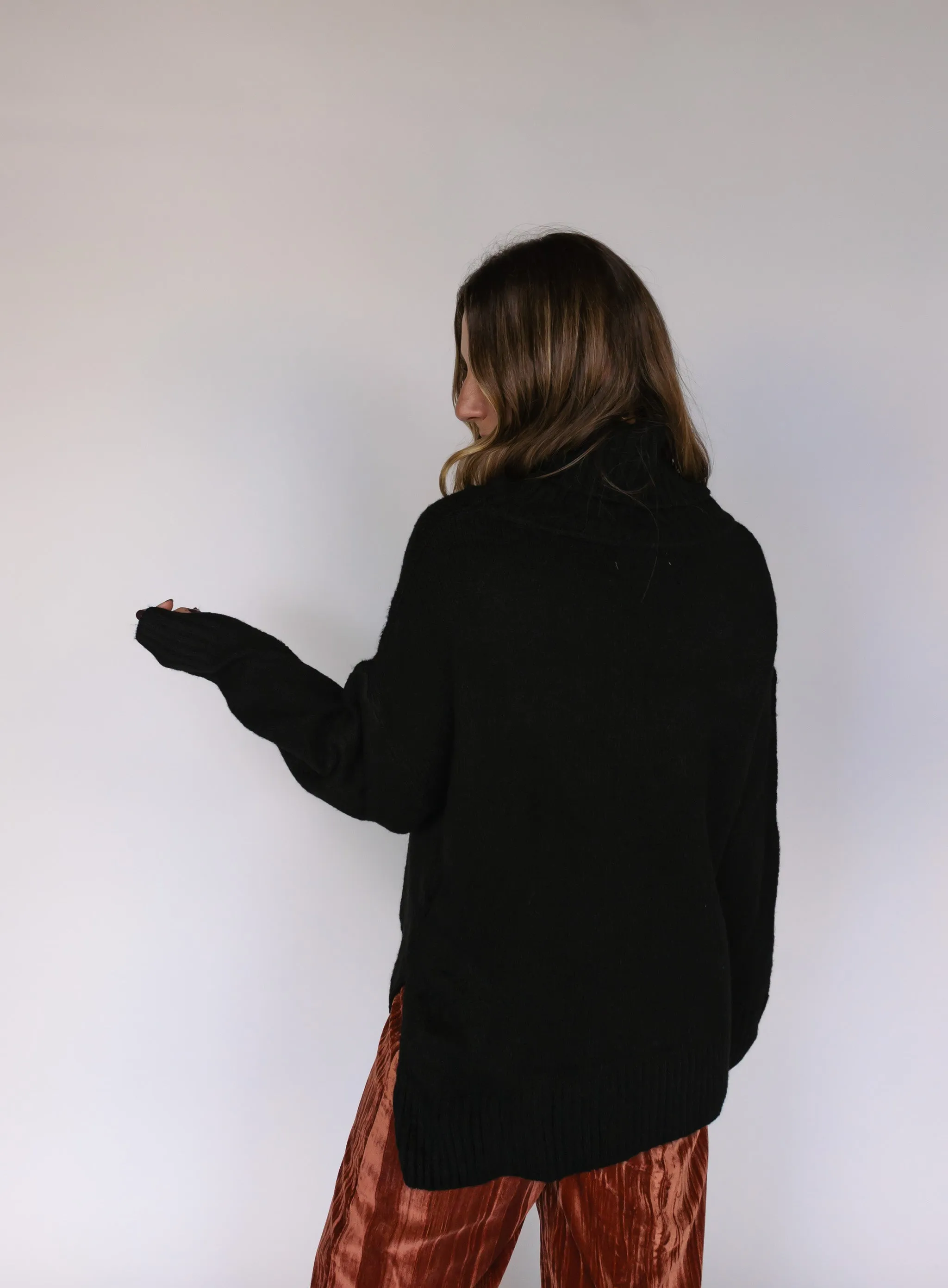Della Turtleneck Sweater - Black - Final Sale