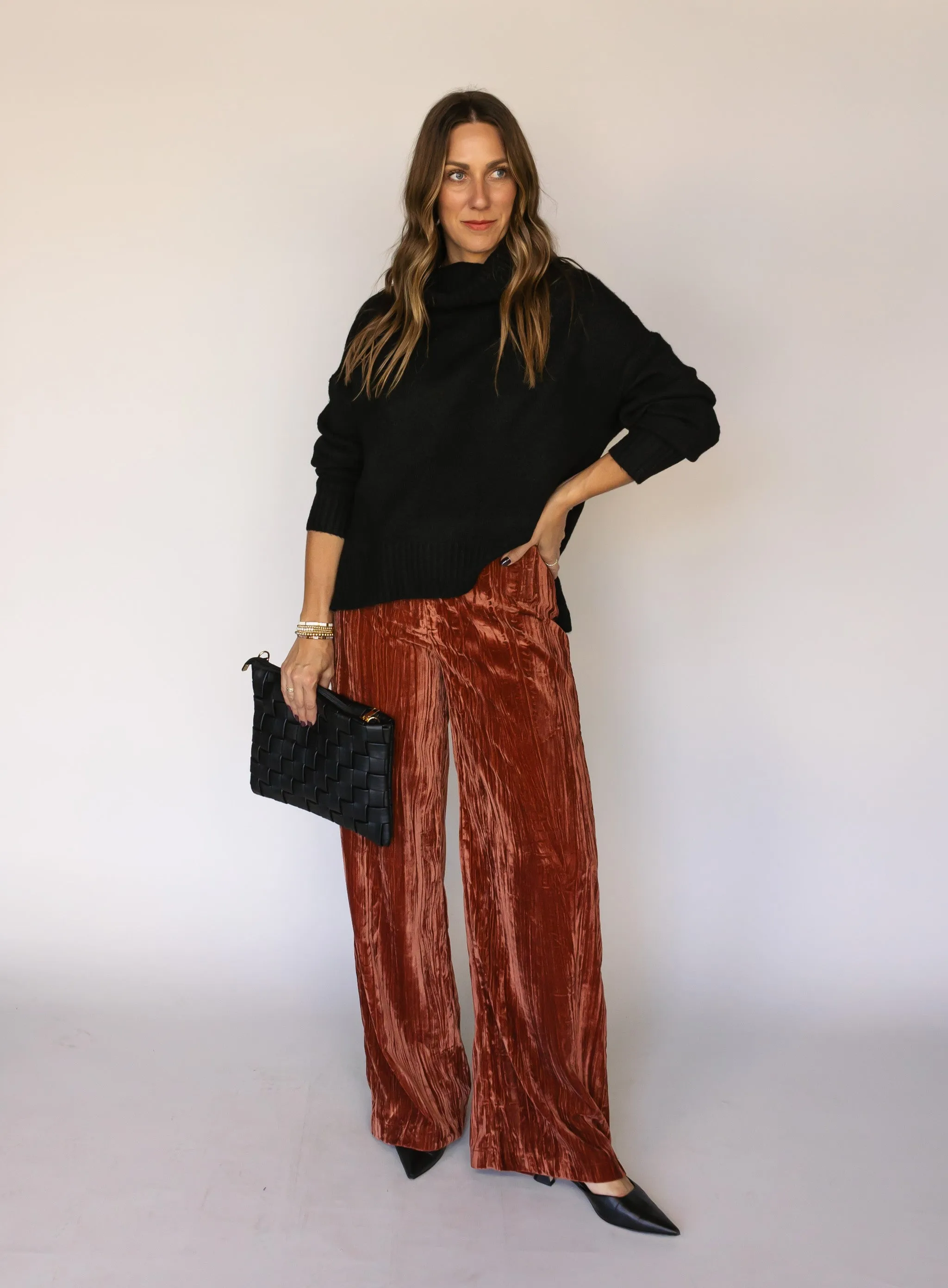 Della Turtleneck Sweater - Black - Final Sale