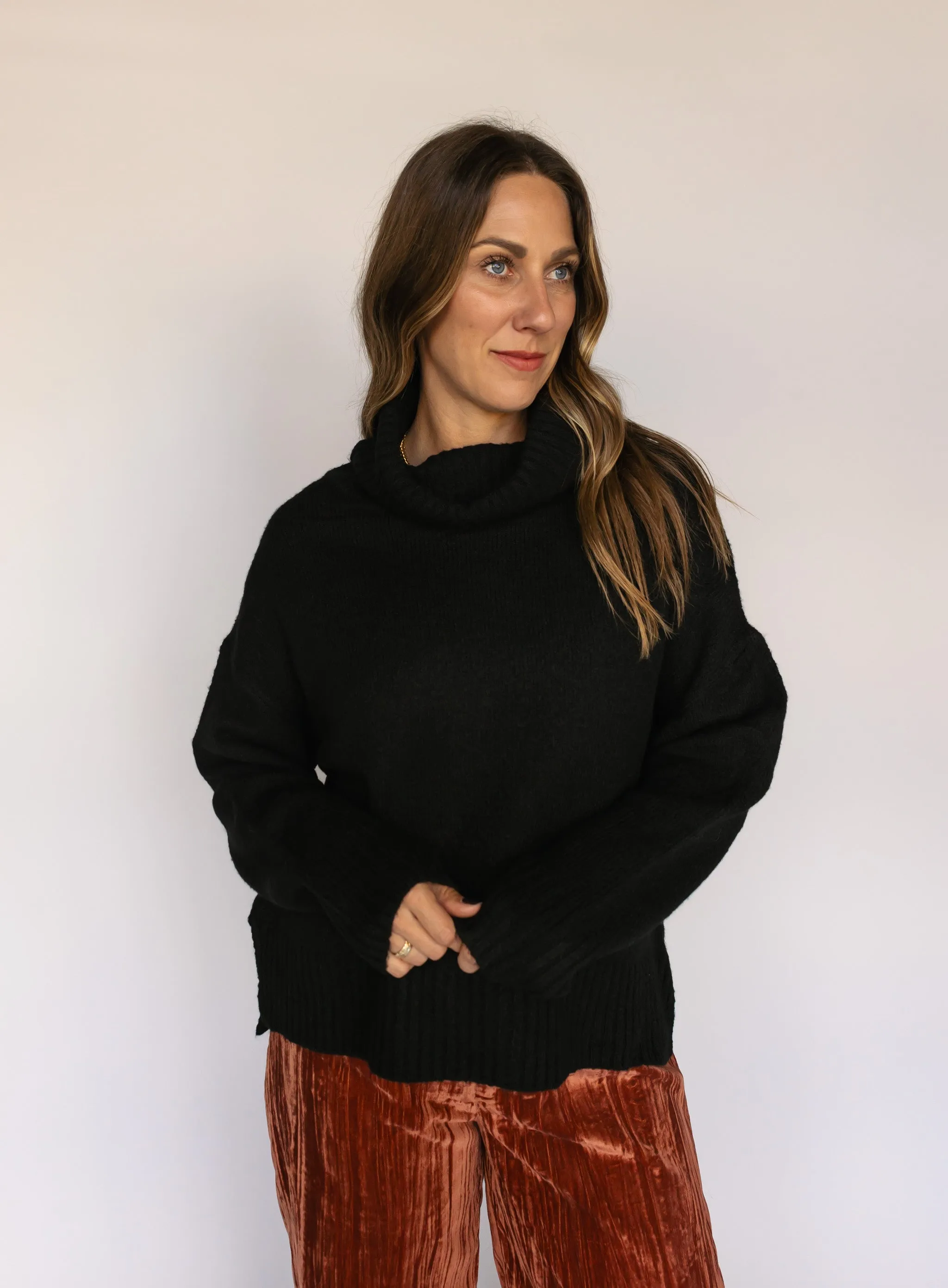 Della Turtleneck Sweater - Black - Final Sale
