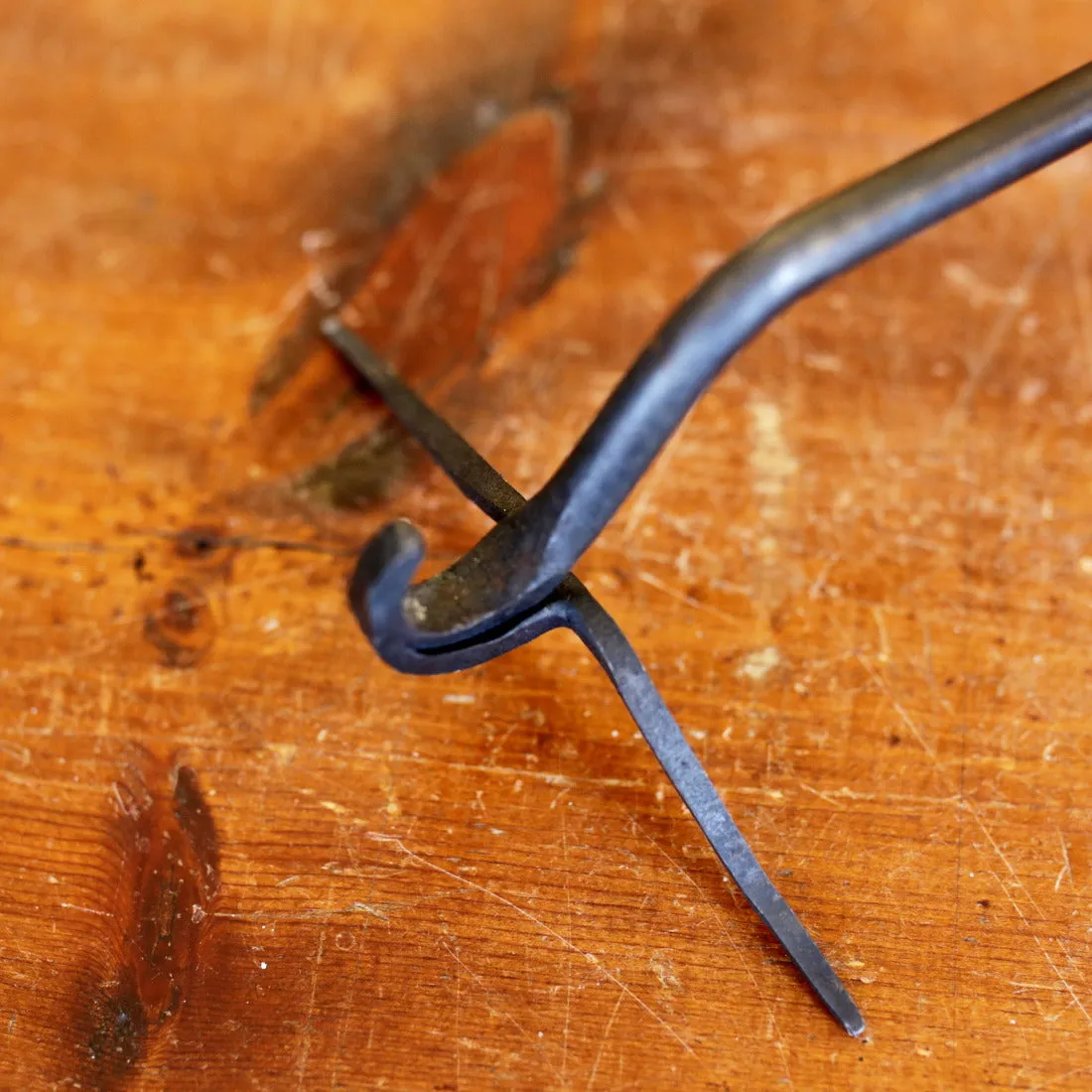 Dutch Oven Lid Lifter