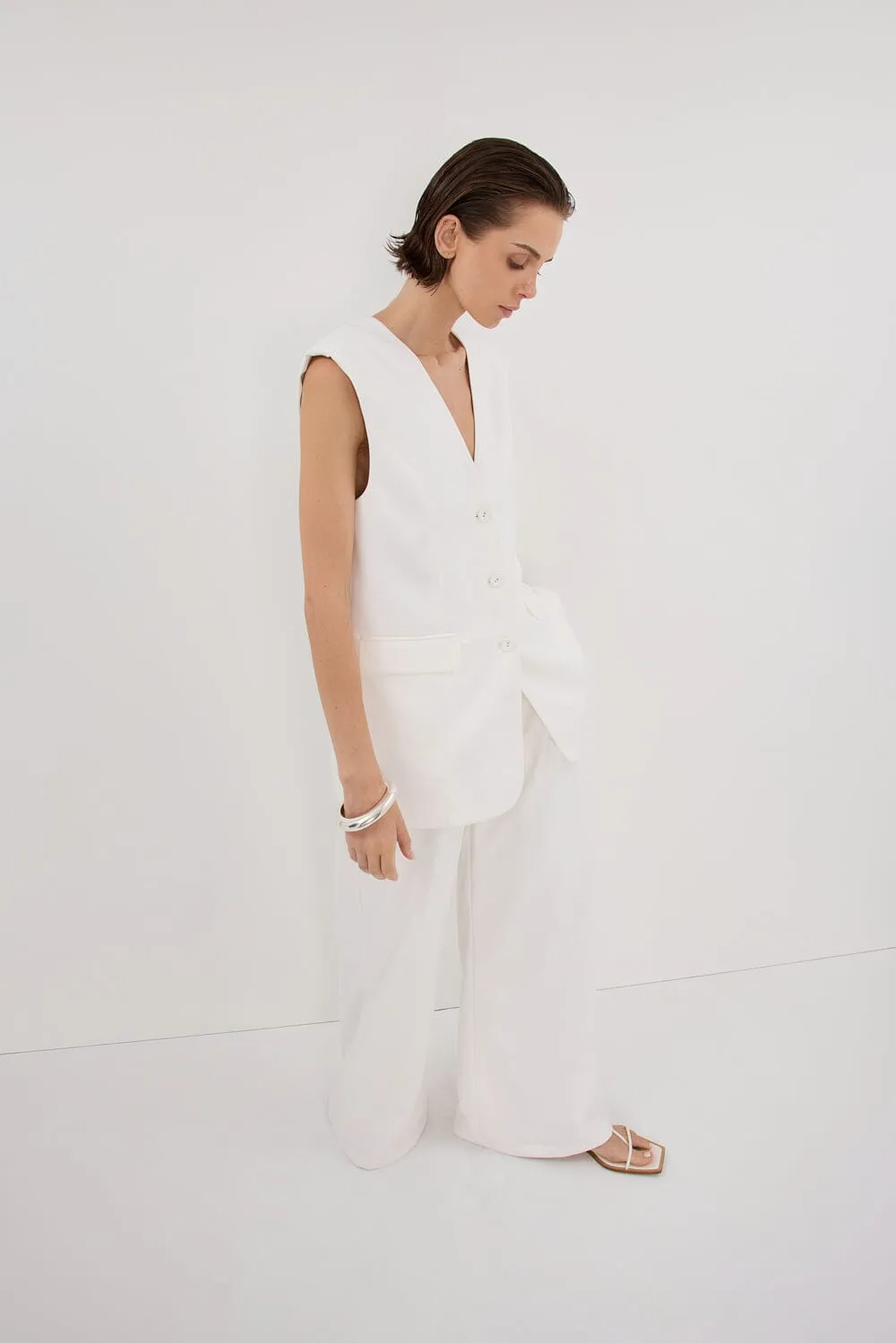 OLIVER WHITE OVERSIZED VEST