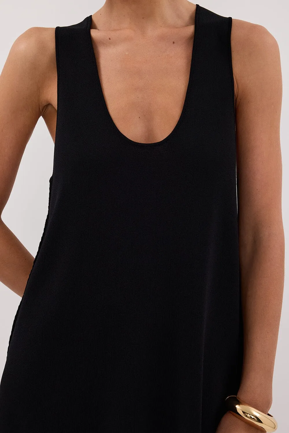 RAY BLACK SCOOP LONGLINE KNIT TOP