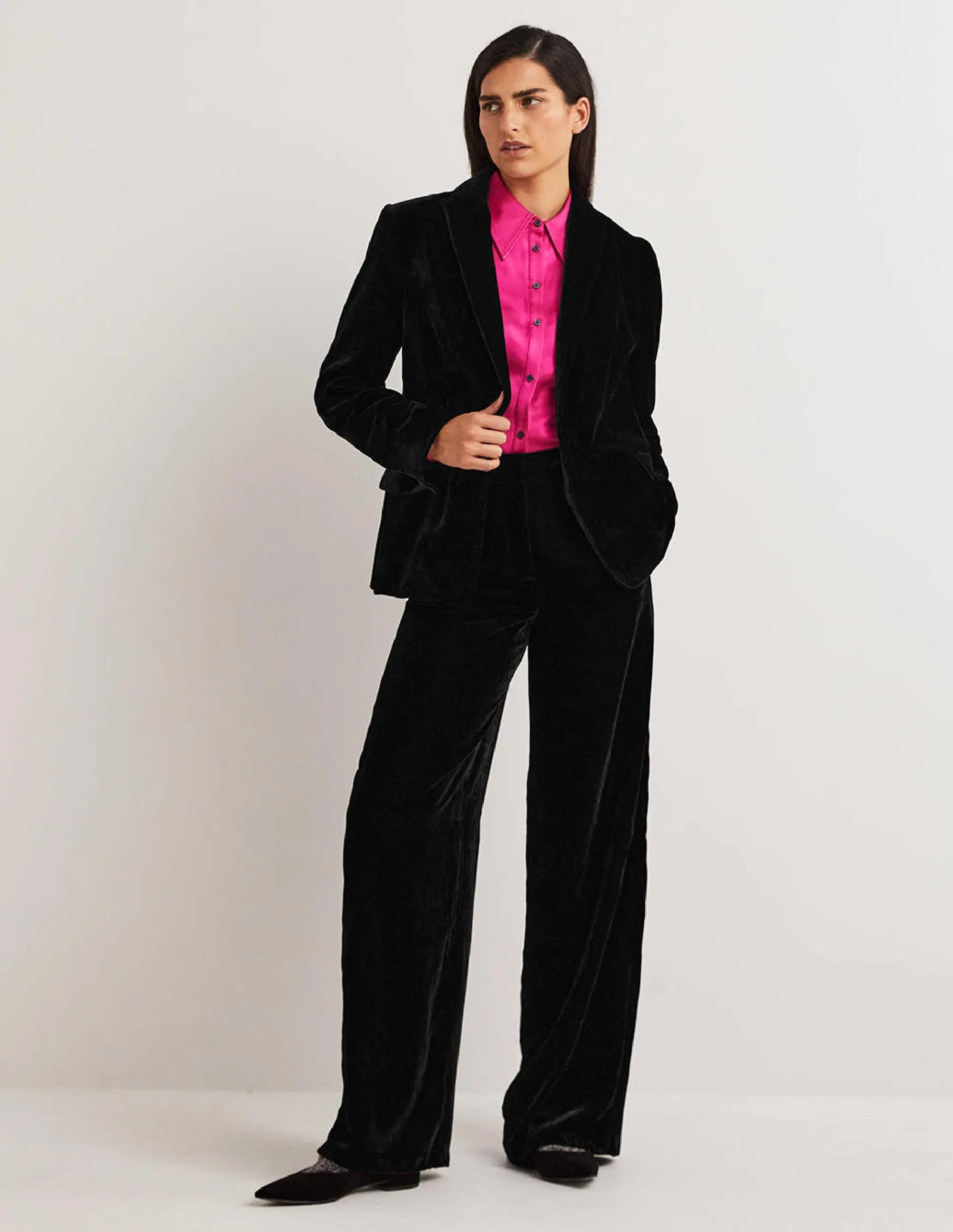 Relaxed Velvet Blazer-Black