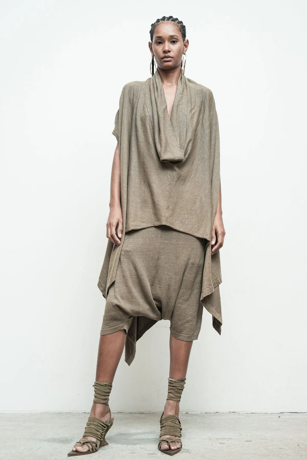 Serius Sleeveless Sweater